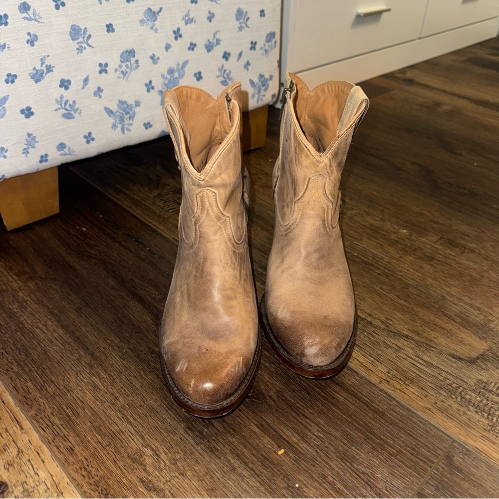 Lucchese Tan Leather Ankle Booties